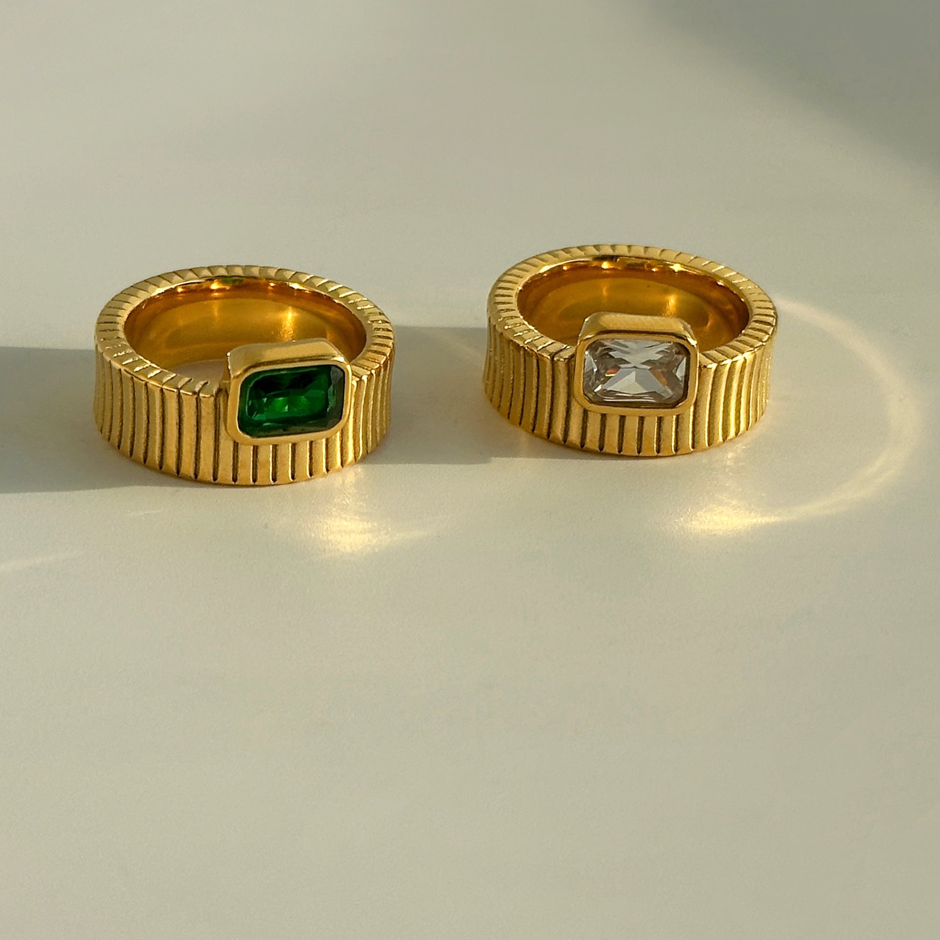 Wholesale 18k Real Gold Electroplated Titanium Steel Emerald Zircon Stripe Ring